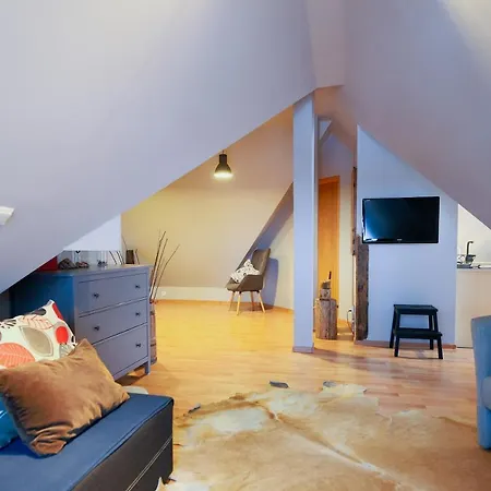 Golden - One Bedroom - Mountain View&b13 Апартаменты